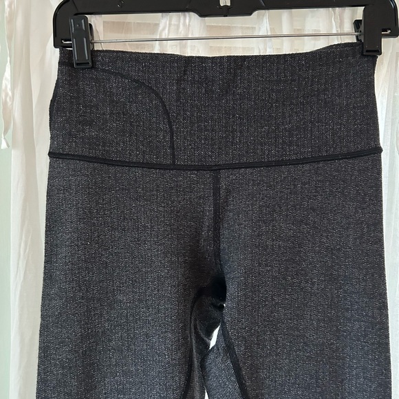 Lululemon - Picture 3 of 5